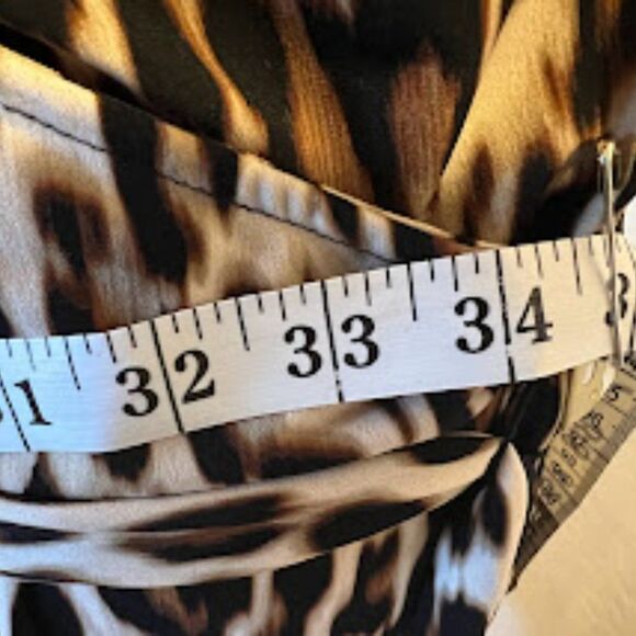 East fifth, large cross wrap dress, leopard print with belt. large size dress - Picture 6 of 8
